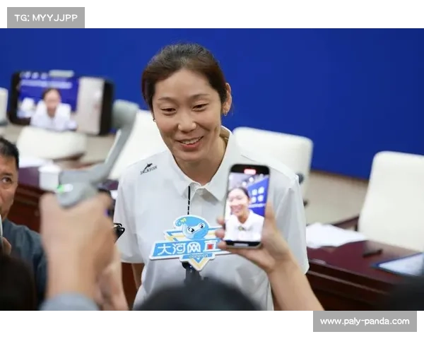 朱婷回归河南女排引发票房与热度飙升助力全队重返巅峰 朱婷回归河南女排引发票房与热度飙升助力全队重返巅峰