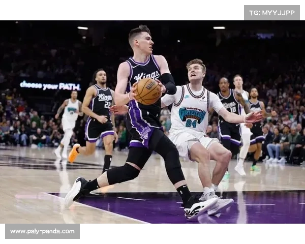 拉拉维亚替补贡献9分,湖人板凳深度显现 拉拉维亚替补贡献9分,湖人板凳深度显现